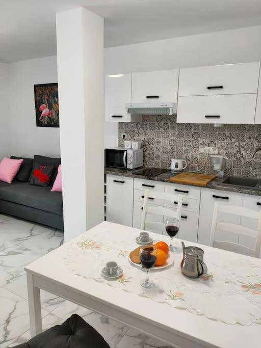 Apartament Flamingo Z Basenem Torrevieja Exterior photo